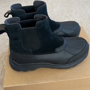 UGG Australia Women's Adirondack III Chelsea Waterproof  boots